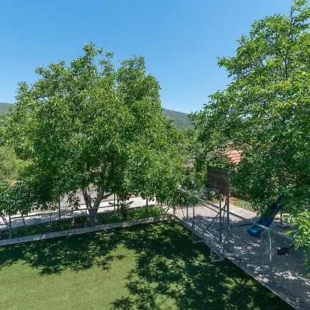 Danica Villa Bristivica